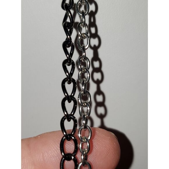 A Women's Necklace Chunky Hammered Metal Brutalist Power Statement Silver Tone - Picture 4 of 8